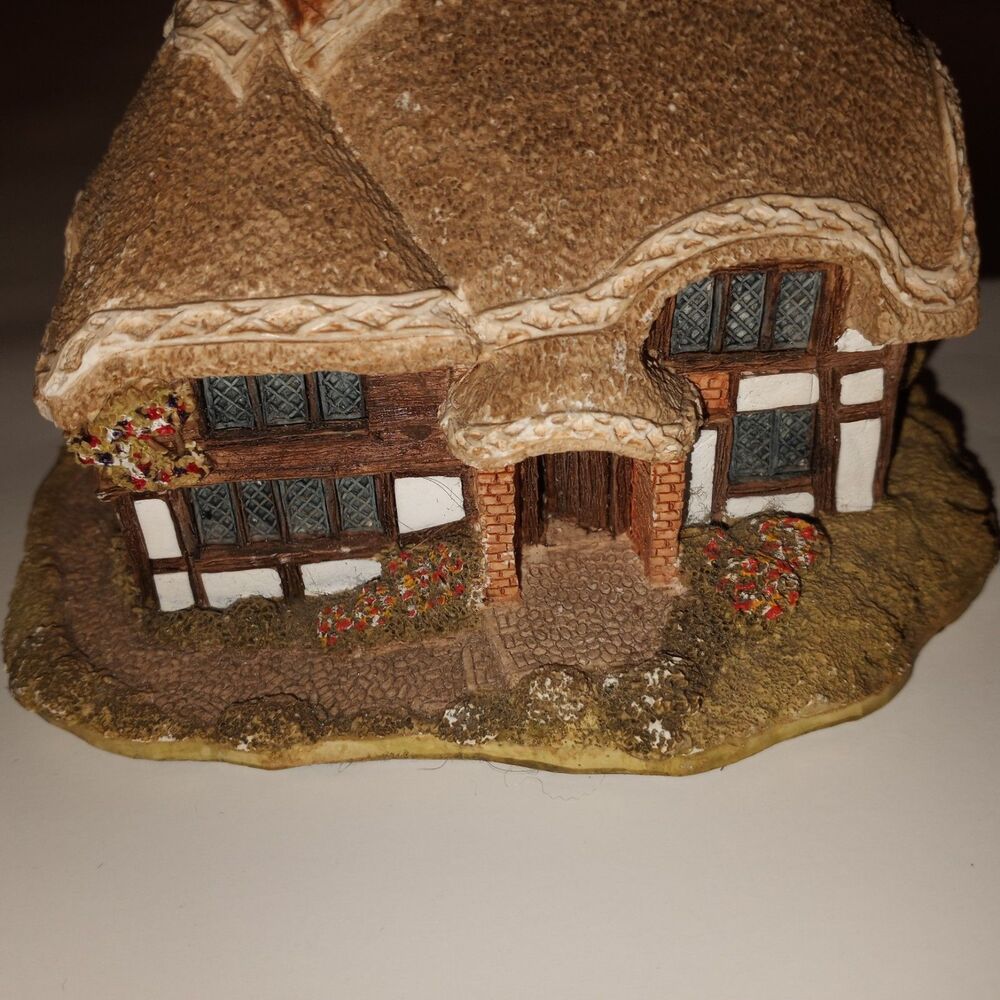 Swift Hollow By Lilliput Lane Miniature Masterpiece Handmade In United Kingdom